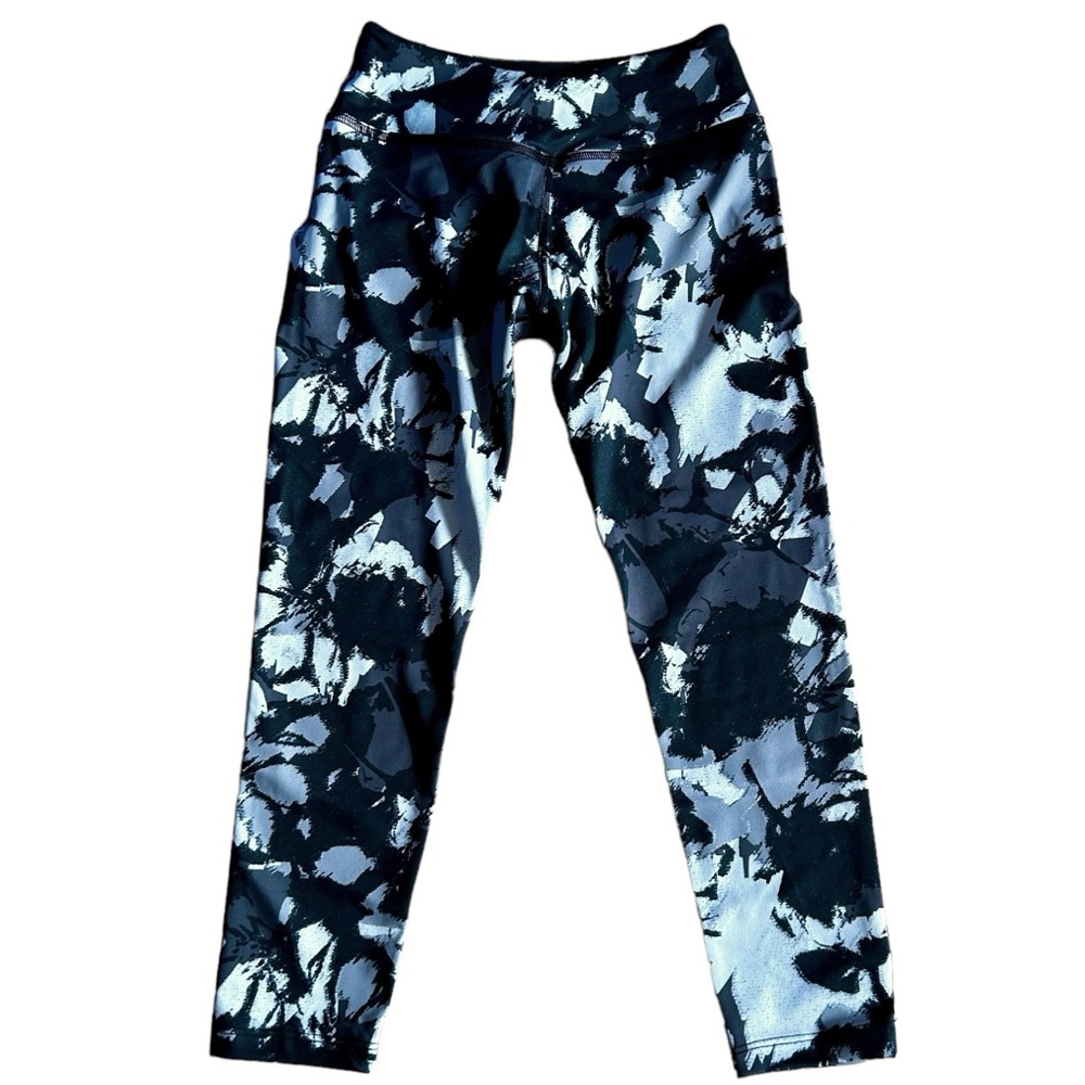 NEW Beyond Yoga Sz XS Lux Print Capri Leggings Pants in Shadow